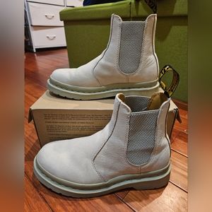 Dr. Martens 2976 Chelsea boot WATERPROOF Parchment Beige UK 6/US 8/EUR 39
